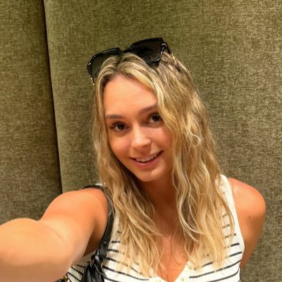 E_mma076's profile picture. Nails and lashes tech 😊❤️