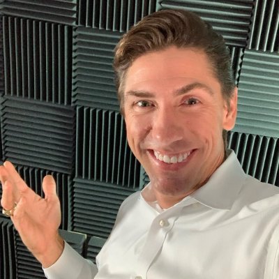 Hello 2025!🎉I’ve been looking forward to meeting you.😃 Don’t worry, I’ve come well prepared and will quickly be on my way to making this decade the best ever