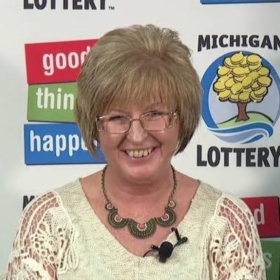 Hello I'm Mr's Julie leach the power ball of $315,500,000 Million Jackpot of power balls, I'm donating $500,000 to 100 random individuals 🥂🇺🇸❤️