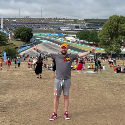 31/Scottish/Liverpool FC (Don’t Buy The S*n!) & Fife Flyers. Family, Friends and Gaming (Spartan Ricochet) I have a beautiful son called Elliott… Forever our 20