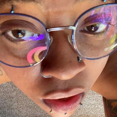 CRAZY🤠COOL☺️SOMETIMES calm 🌞 tehe ‼️BUYERS ONLY‼️DM 🎟️🎀 🌈LINKS/ TIPS IN PROFILE🫦I LOVE ME PUH 🧡🥝🌈☺️ GAMER, 4/20🌲, DRINKER ‼️➡️NO MEETS‼️ HVE FUN xoxo