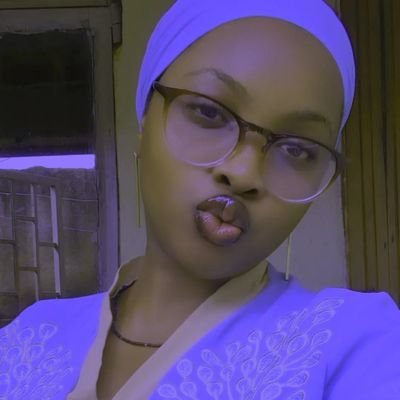 Friendly people deserve a friendly person. That's me 😄😃