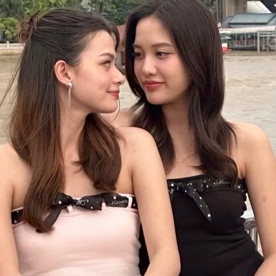 Fiel seguidora de @srchafreen y @AngelssBecky amor, apoyo y respeto para ambas 🐰💕🦦 Freen y Becky las reinas de este perfil 👑👸
Love is love 🏳️🌈🌈