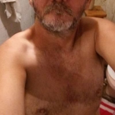 I'm looking for girlfriend and relationship together right now and I'm single 44 no kids I nude pictures nude videos and I want have three some with two girls