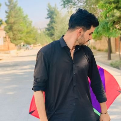 هر څه په بخت پورې مه تړی، منډه او همت هم ګټوونکي دي!✋