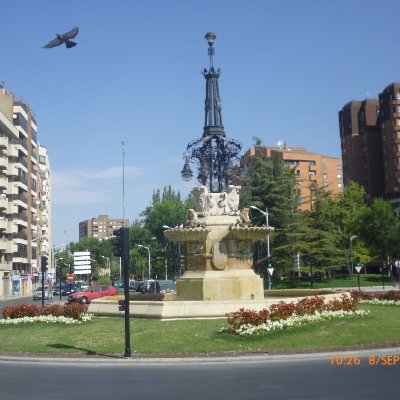 Nacido en un lugar de La Mancha de cuyo nombre me acuerdo demasiado, hace ya casi muchos años. Soy salesiano. Estoy en Salesianos Úbeda.
