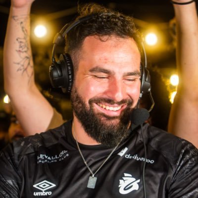 🌊 CEO @Decimus_GG & @Galions_ - Partenaire @Twitch - @LoL_France - @Holysquad_fr - @RazerFrance 🐍 Contact : Sixen@decimus-prod.com
