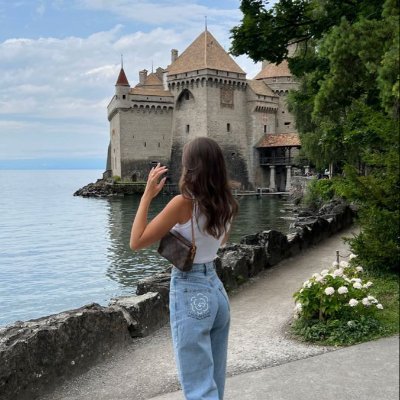 | Arch & Interior Designer 🏡✨ | Creative Soul + Strong Faith ✝️ | Coffee Lover ☕️ | Designing Dreams with Style | #SeattleVibes
No Porn🔞No Crypto❌