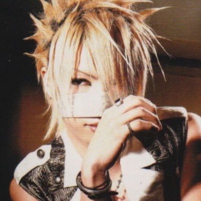 devilloof's profile picture. ₊⊹ sofia !! 🛸 he/him ꉂ(˵˃ ᗜ ˂˵)