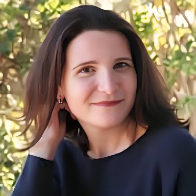 Rosaria Munda
Internationally bestselling author of the Aurelian Cycle (@penguinteen & @dkbooks) and Confessions of a Junior Spy