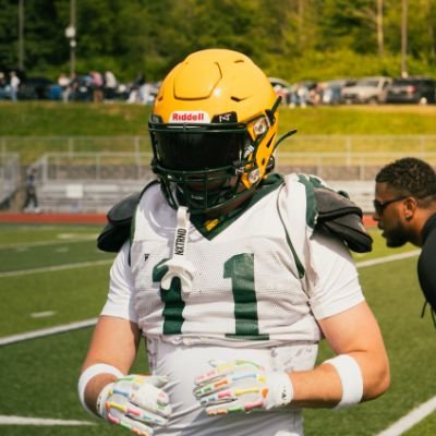 Tyson Goodman 6'0 190lbs TE/OLB vert: 34' 40: 4.75 Bench: 275 Sehome HS 360-812-1944