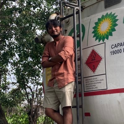 rae_cyst's profile picture. “Ghadiyan khareedne ke paise nahi hain”