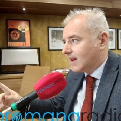 Fundir Sevilla con lo mas clasico.
Fetiche.
Forjando la esencia... ن
Cincelando el Alma.