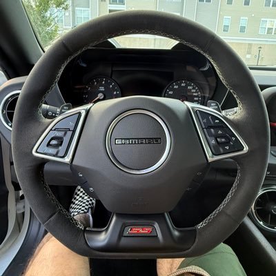 madmanzr's profile picture. 