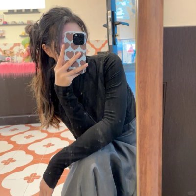 sintadwi3's profile picture. 🔥 I don’t need permission to be me. I shine with or without the spotlight.