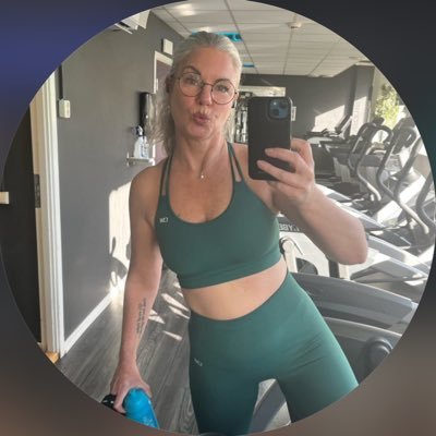 SriramAnjaneyu9's profile picture. Laura