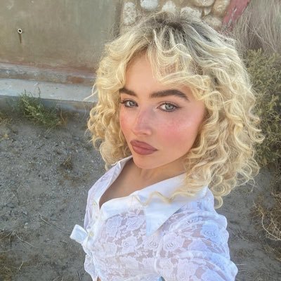 backup acct: @theonlykorie | 4/5 wdw follows🫶🏻 | multi stan but mainly sabrina carpenter💕 | “stupid, or is it slow, maybe it’s useless!”🩵💋