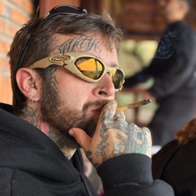 voidcenturydj's profile picture. tudo que vc encontra aqui é futebol, anime, rave e memes 🤙🏻