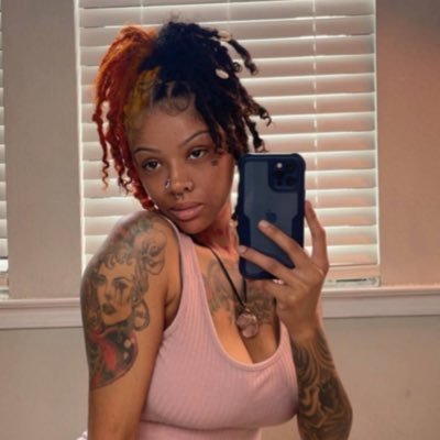 Solo stretch 🧘🏽♀️• Titties sag 🤷🏽♀️ Get over it • No booking , No collabs , No menu, No FT , No unnecessary conversations • The answer is no