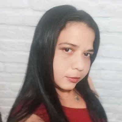 Dulce, peligrosa y muy real.
No busco likes, busco provocar pensamientos.
Only para los que saben mirar más allá del cuerpo
18+ | DM me if you're brave enough