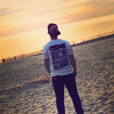 UnderpaidCritic's profile picture. I HATE TAXES and POTHOLES. FKR.      sobriety journey.