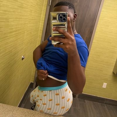 oh nothing just being thick in this chaotic world🌏
