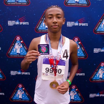 Shadow Creek High School 2028
GPA: 6.2(6 pt. scale)
400m: 53.18 800m: 2:06.85
#thewingstrackclub