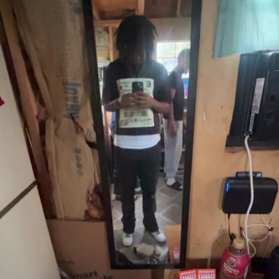 18/i’m a twitch streamer/college athlete tryna get a community together to watch me go through my days as a athlete/content creator #TYT Esports