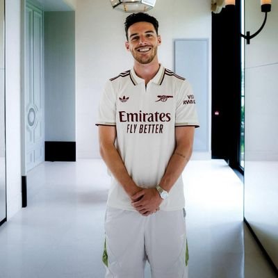 ارسنالي ❤🤍 Arsenal#
مدربي
بروفيسور فينجر👨🦳
لاعبي هنري
12&14