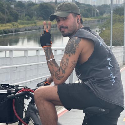 as vezes eu crio fics na minha cabeça sobre a minha vida mas nao conto pra ninguém