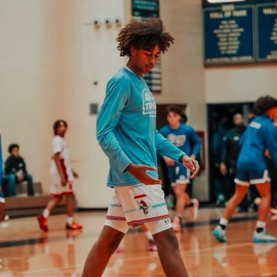 f_r_a_n_t_z's profile picture. Age 16| co 2027| Lansing Everett High School| 6'6 190lbs| PF/SF| Contact- 517-599-5612| frantzlubrin9@gmail.com