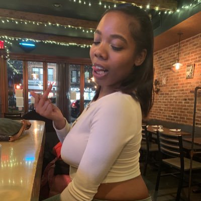 urmydiamondgrl's profile picture. get the fuck out my face