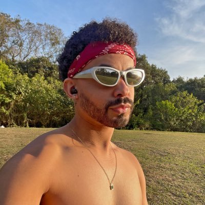 🇷 🇮 🇨 🇰🧜🏽♂️🌊 🐚 “ Meus pedaços de pensamentos em meio a lembranças espalhadas ao vento.🫀” ⚖️ Libriano com Ascendente em Caos.