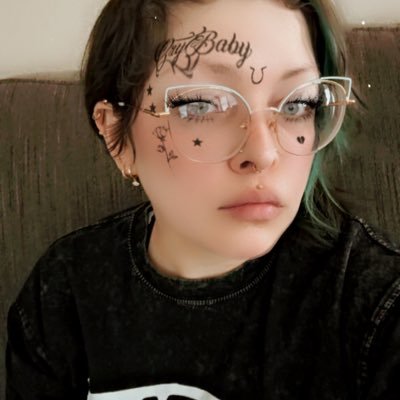 My presence is a present 🐸 anime, comics, 420 tings, horror, Pokémon, & movies 💜 lvl 32 IRL personal blog Keep it secret, keep it safe.