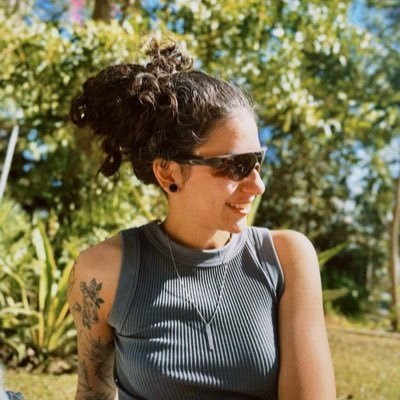 falo besteiras da vida, então ignore o que ver por aqui • brinco de ser dev as vezes 👩🏻💻 • fã de fut feminino • fds são minhas iniciais e não fim de semana