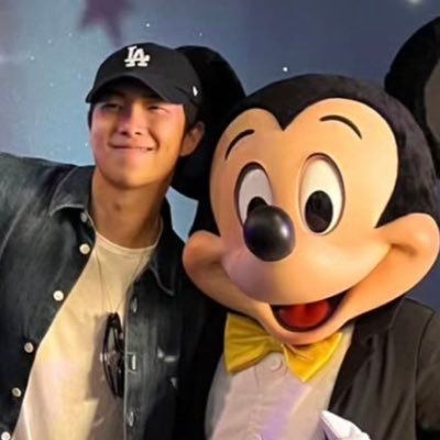 JordyWithLuv's profile picture. She/her. 30. ✨OT7✨ 💜Midwest 💜