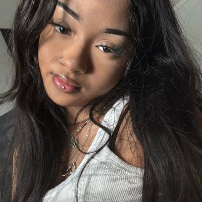 revoltingsister's profile picture. had to escape the everythingness
