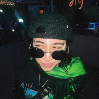 ☼ Taurus ☾ Aries ↑ Leo || if u wanna make me smile play me some @ctfbeats. if you want me to fall in love, play me some hawk. RIP king 👑 ivy lab stan acct