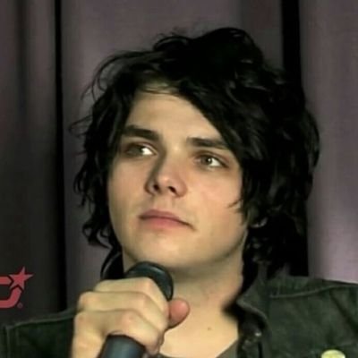 🇵🇸🇺🇦 Non Binary weezer homo. Wallaces #1 husband AWFULLY GERARD WAY BRAINROTTED ATM other acc: @HertDarkmode @weezertwt_yikes
@Rivers_Daily
