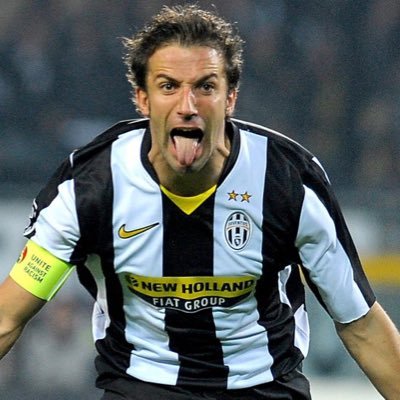 VEGETA94__'s profile picture. Bianconero 🤍🖤