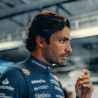 sainziniya's profile picture. 19|| admiring Carlos Sainz is my daily routine|| proud Bengali waiting for Durga Puja ❤️✨️