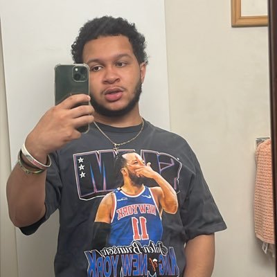 tweeting about sports, fly shit, or the chicken wings I made #finsup #newyorkforever #ynwa