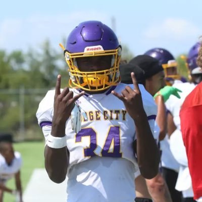 6’3 200 WR @ DODGE CCC 4.41 40 YARD DASH