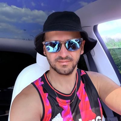 VladyPashchenko's profile picture. 