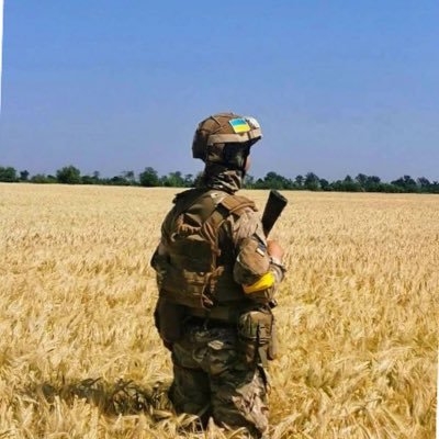Fighting for the motherland 💪🏻💪🏻Standing strong together we stand against oppression and democracy must prevail Slava Ukraine 🇺🇦