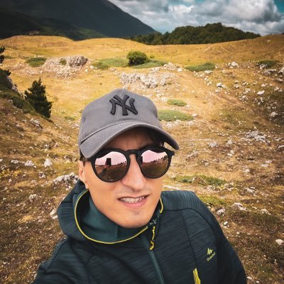 I'm 32 years old and graduated in computer engineering. I am a lover of travel and nature and I always try to capture with a photo the one that most excites me.