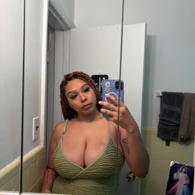 s_reesespieces's profile picture. they/them | hu alum 🏳️‍🌈