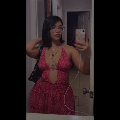 Single Milf • 18+ Only • IG : Lianixoxo • Sub To My OF = Free Dick Rates 💕 .
