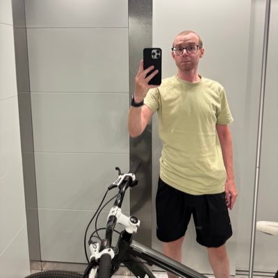 KoyomiAraragi's profile picture. 