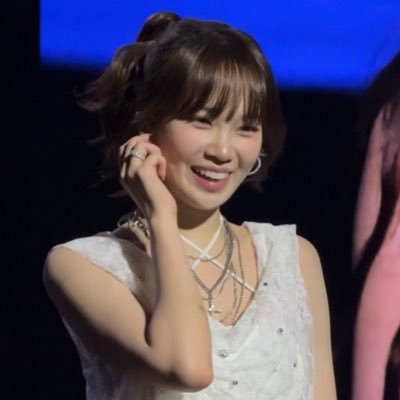 kim chaewon main dancer main vocalist best leader best girl who deserves all the best in life